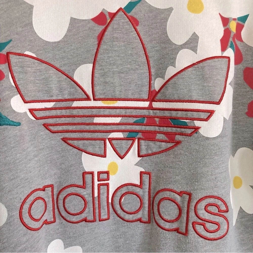 Adidas Originals x Pharrell Williams Kauwela Daisy Crewneck Sweatshirt - Picture 9 of 16